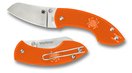 The Pingo  Lightweight Orange Knife shown opened and closed.