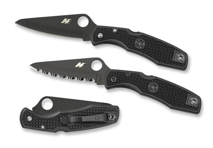 The Pacific Salt® FRN Black/Black Blade shown open and closed