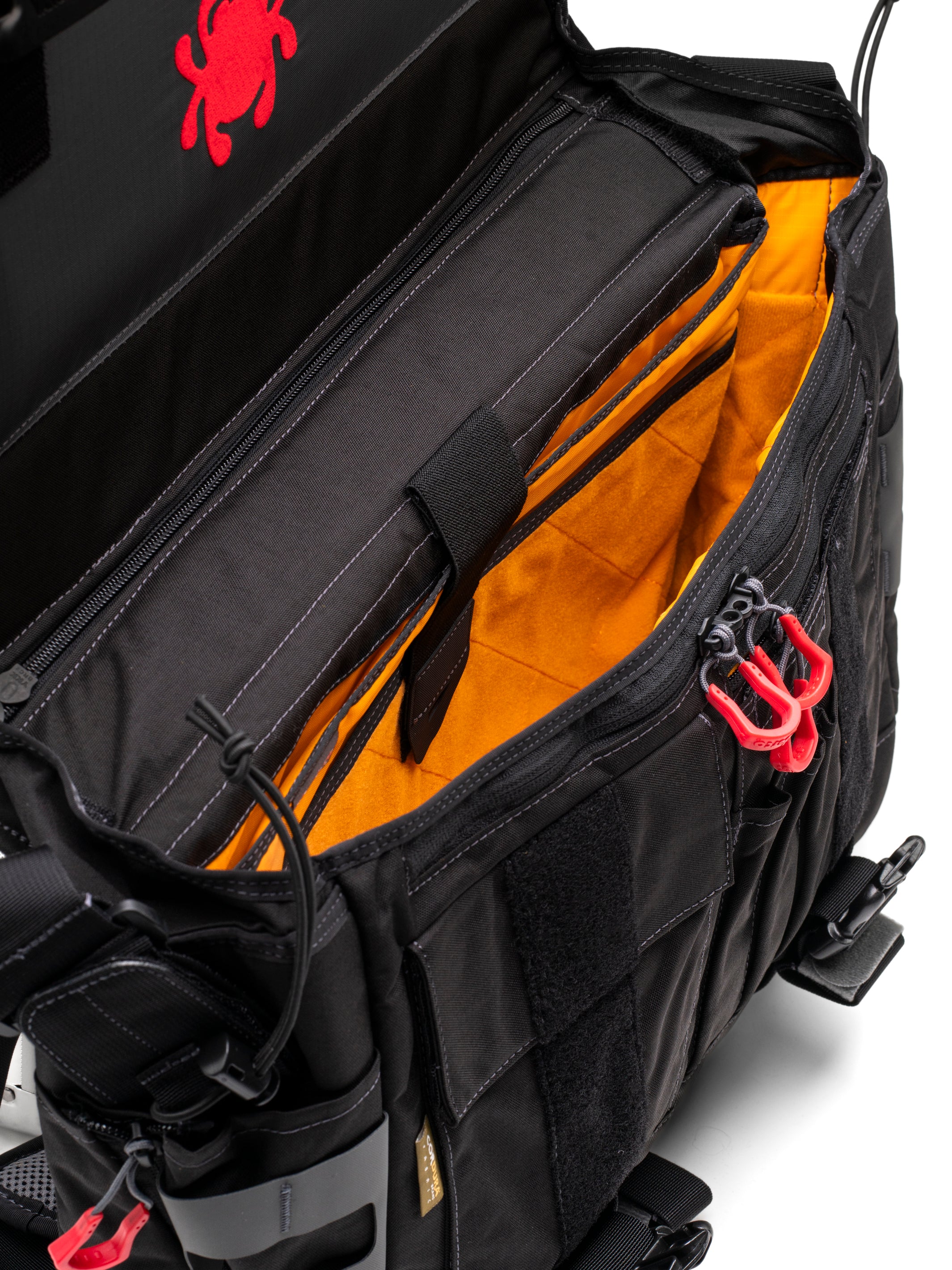 Spyderco X Vanquest® Envoy-17™ Messenger Bag