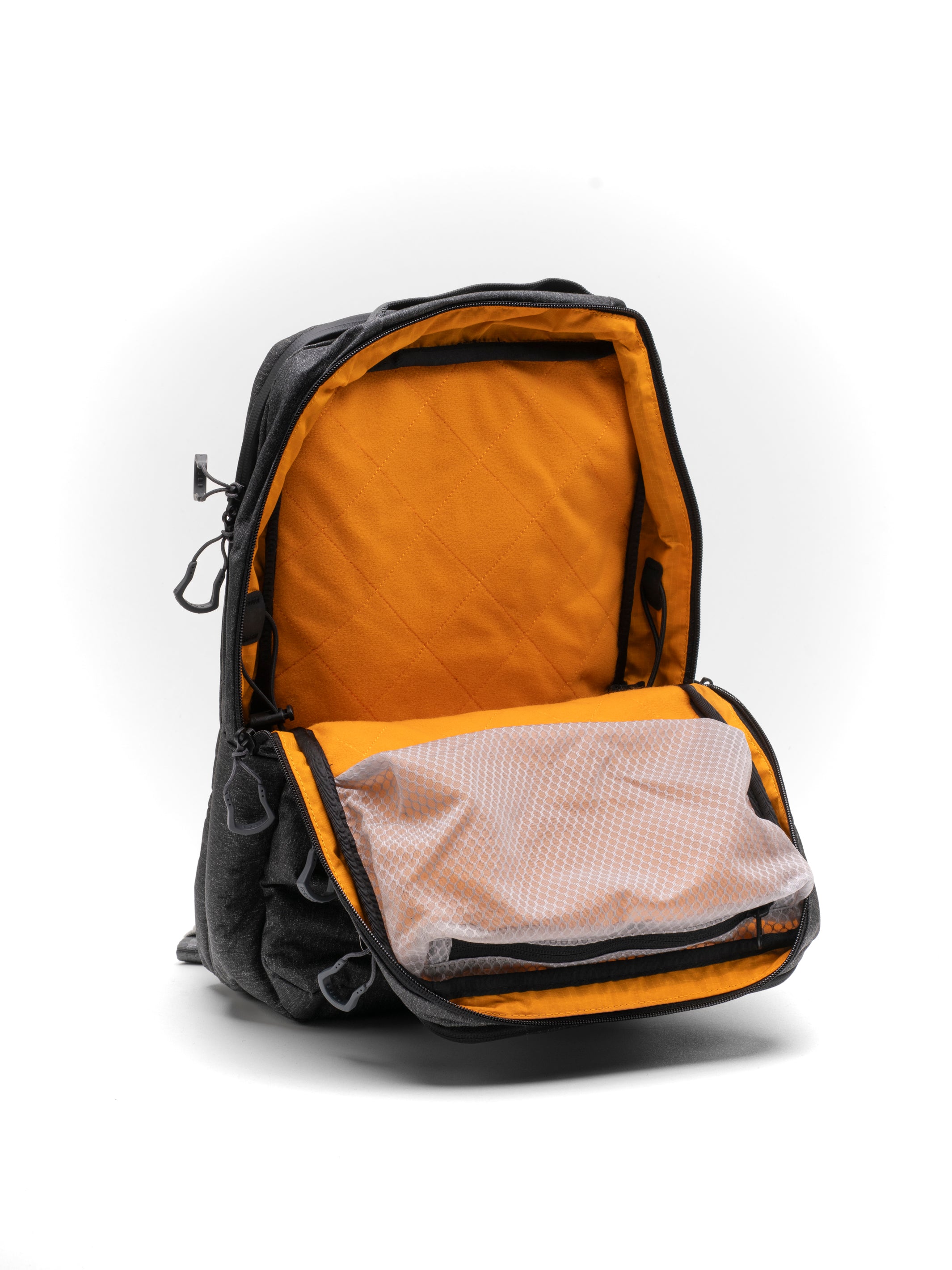 Spyderco X Vanquest® Addax-18™ Backpack
