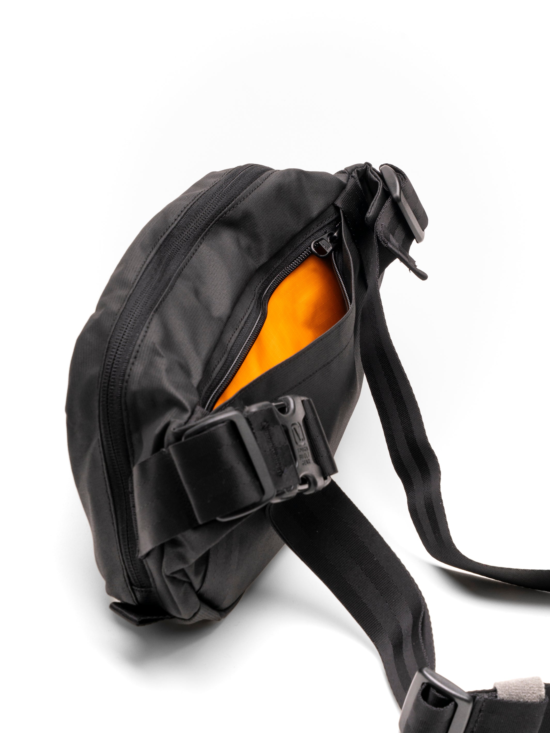 Spyderco X Vanquest® Dendrite™ Large Sling Bag