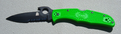 The USN Endura  4 Knife shown opened and closed.