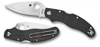 The Caly  3 Carbon Fiber Knife shown opened and closed.