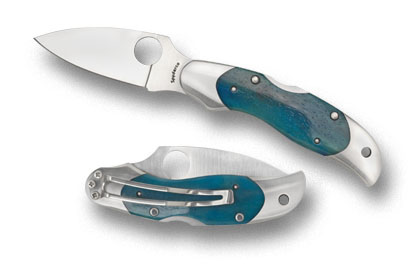 The Kopa  Pacific Blue Knife shown opened and closed.